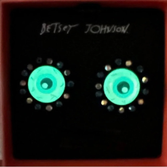 BETSEY JOHNSON SET Halloween Glow in Dark Charm Necklace & Eye Earrings NEW NWT - Picture 4 of 8